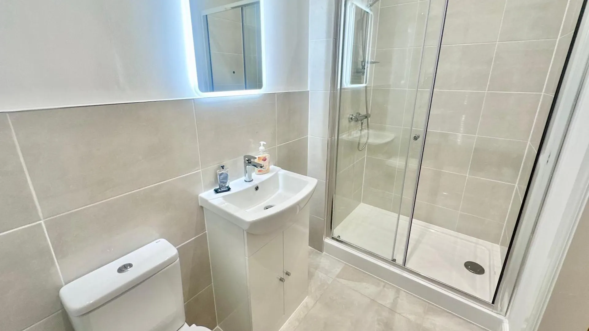 Shoreside Villa, By The Golf Course Bridlington Villa